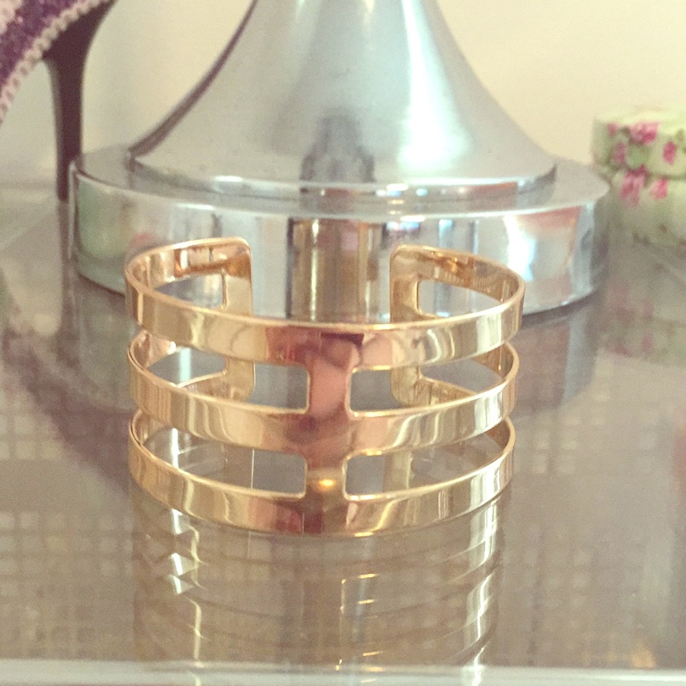 Gold bracelet